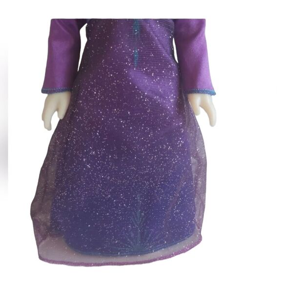 Disney Frozen 2 Into The Unknown Singing 14" Elsa Doll Musical Feature Lights - Picture 6 of 11